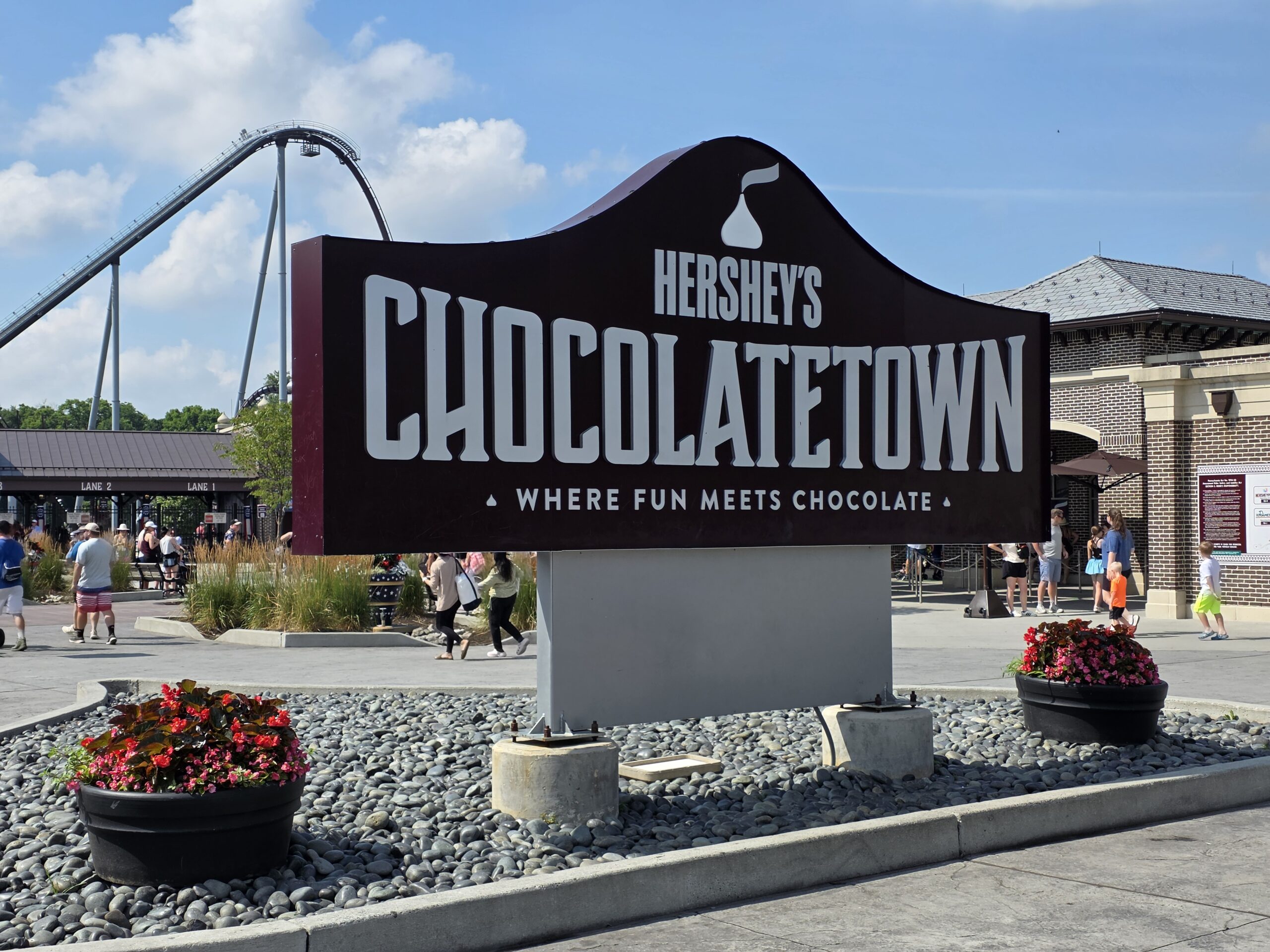 Sign for Chocolatetown at the front of Hershey Park